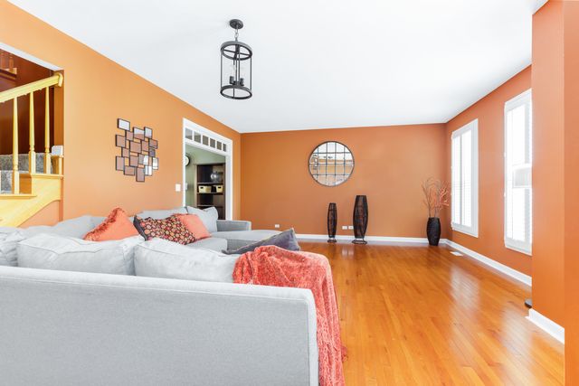 4383 Canterbury Court 4383, St. Charles, IL 60174