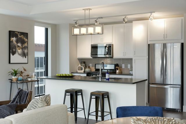 212 10th Avenue S 514, Minneapolis, MN 55415