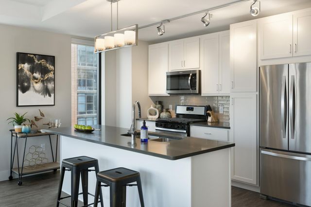 212 10th Avenue S 514, Minneapolis, MN 55415