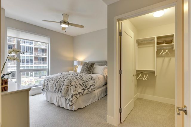 212 10th Avenue S 514, Minneapolis, MN 55415