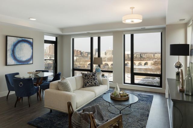 212 10th Avenue S 514, Minneapolis, MN 55415