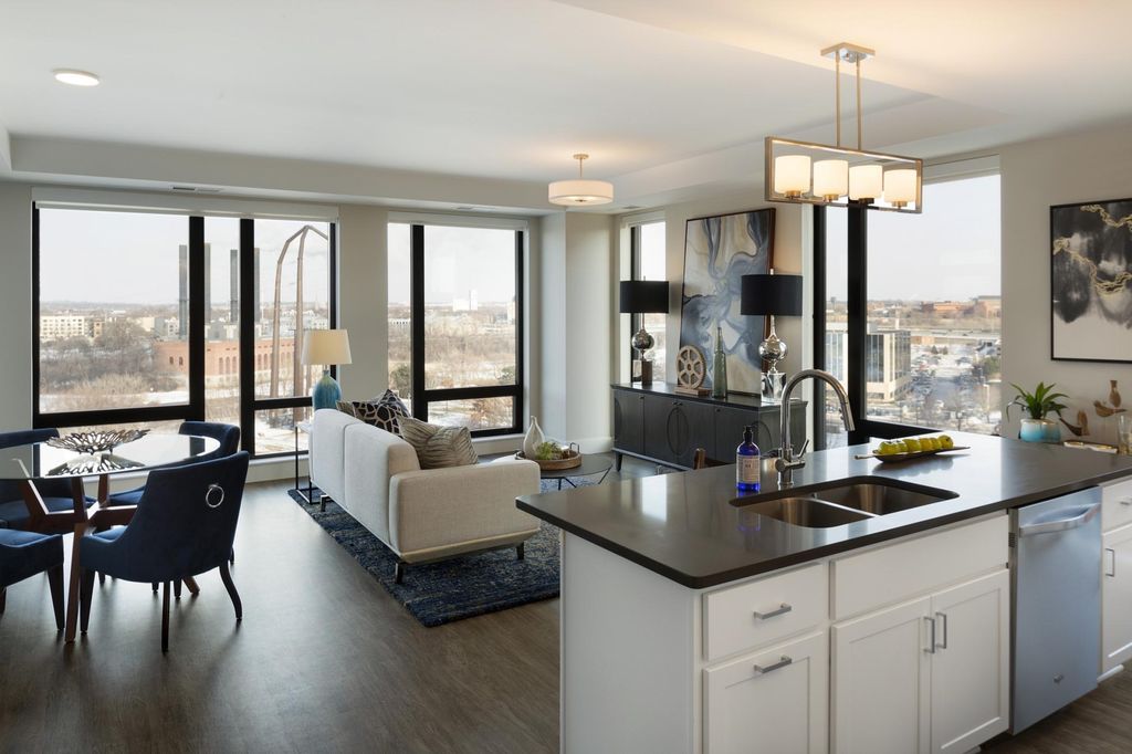 212 10th Avenue S 514, Minneapolis, MN 55415