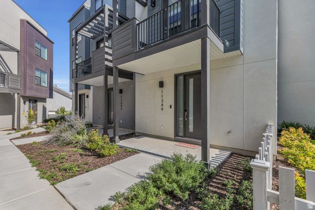 11349 S WILLOW WALK DR, South Jordan, UT 84009