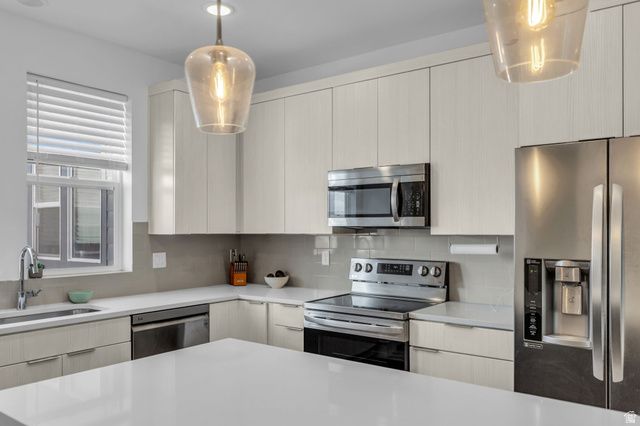 11349 S WILLOW WALK DR, South Jordan, UT 84009