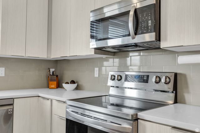 11349 S WILLOW WALK DR, South Jordan, UT 84009