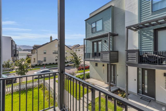 11349 S WILLOW WALK DR, South Jordan, UT 84009