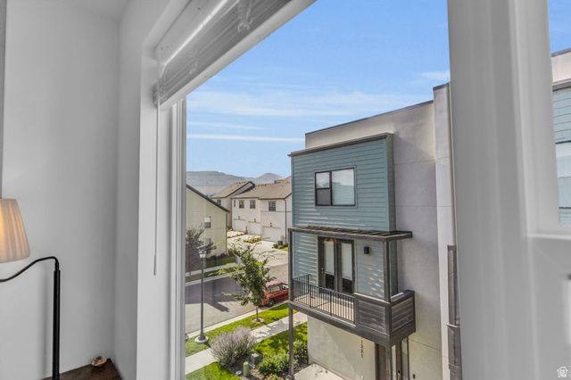 11349 S WILLOW WALK DR, South Jordan, UT 84009