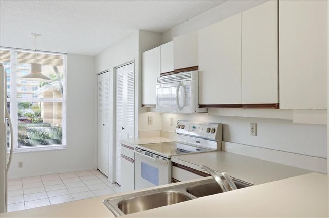 4440 FAIRWAYS BOULEVARD 108, Bradenton, FL 34209