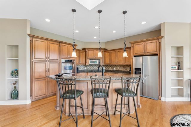 18540 Shadow Ridge Drive, Omaha, NE 68130
