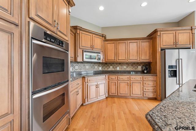 18540 Shadow Ridge Drive, Omaha, NE 68130