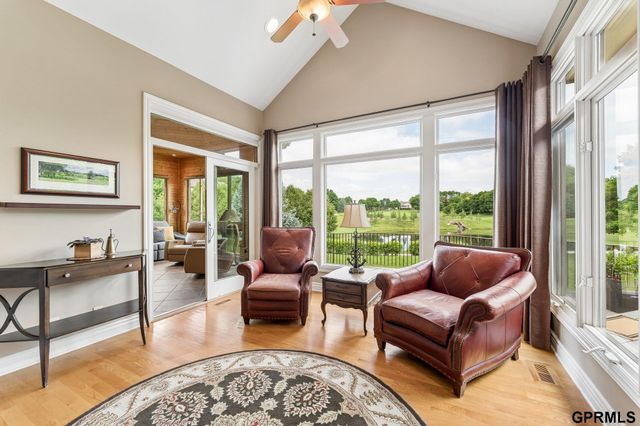 18540 Shadow Ridge Drive, Omaha, NE 68130