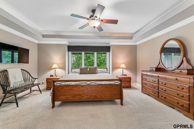 18540 Shadow Ridge Drive, Omaha, NE 68130