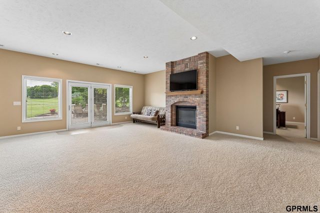 18540 Shadow Ridge Drive, Omaha, NE 68130