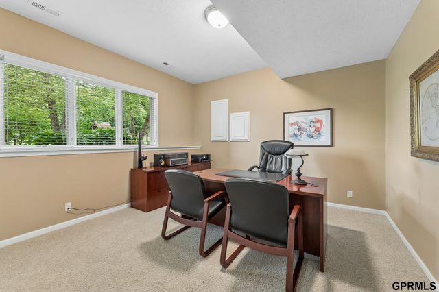 18540 Shadow Ridge Drive, Omaha, NE 68130