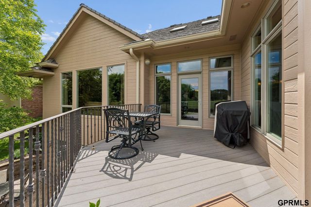18540 Shadow Ridge Drive, Omaha, NE 68130