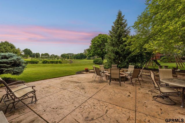 18540 Shadow Ridge Drive, Omaha, NE 68130