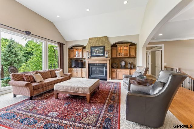 18540 Shadow Ridge Drive, Omaha, NE 68130