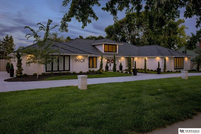 9901 Broadmoor Road, Omaha, NE 68114