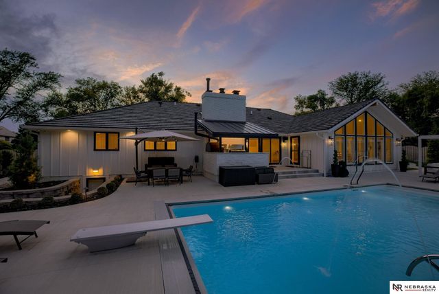 9901 Broadmoor Road, Omaha, NE 68114