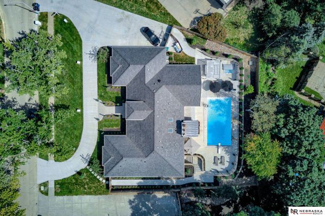 9901 Broadmoor Road, Omaha, NE 68114