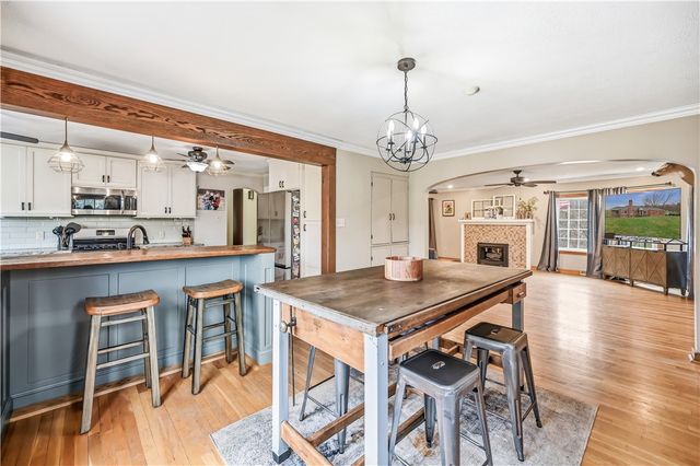 516 Wallace Run Rd, Beaver Falls, PA 15010