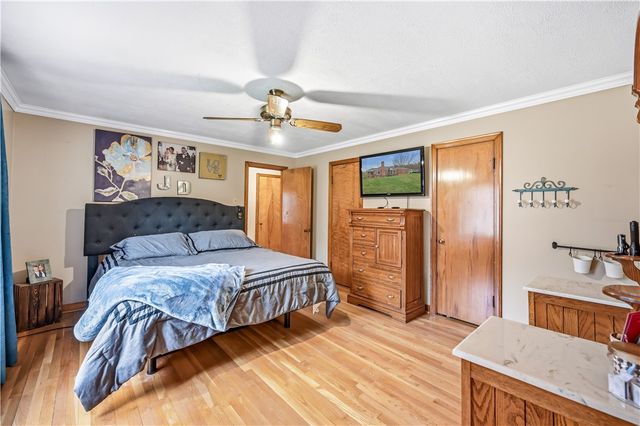 516 Wallace Run Rd, Beaver Falls, PA 15010