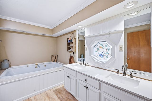 516 Wallace Run Rd, Beaver Falls, PA 15010