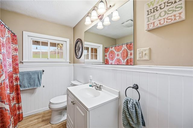 516 Wallace Run Rd, Beaver Falls, PA 15010