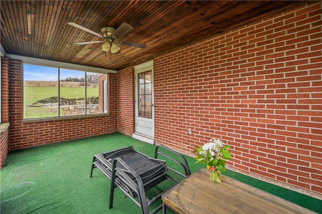 516 Wallace Run Rd, Beaver Falls, PA 15010