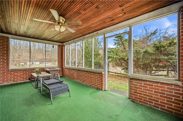 516 Wallace Run Rd, Beaver Falls, PA 15010
