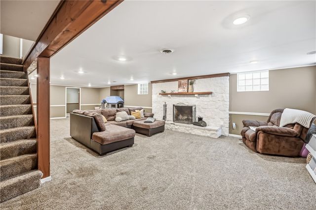 516 Wallace Run Rd, Beaver Falls, PA 15010
