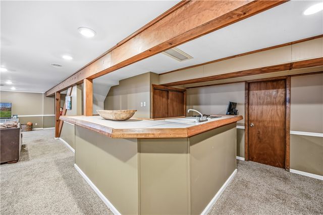 516 Wallace Run Rd, Beaver Falls, PA 15010