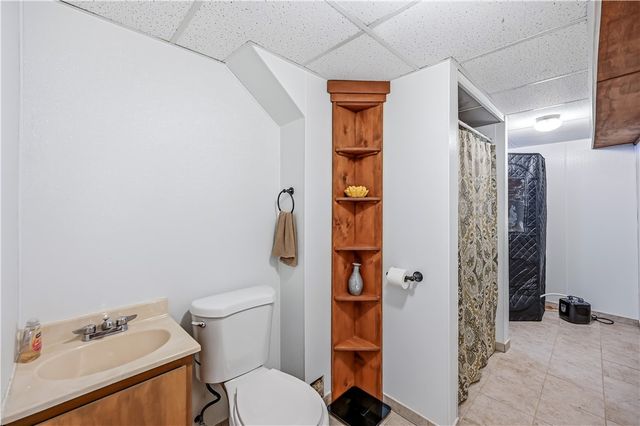 516 Wallace Run Rd, Beaver Falls, PA 15010
