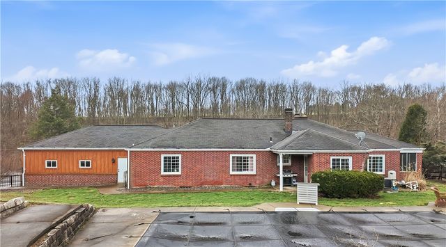516 Wallace Run Rd, Beaver Falls, PA 15010