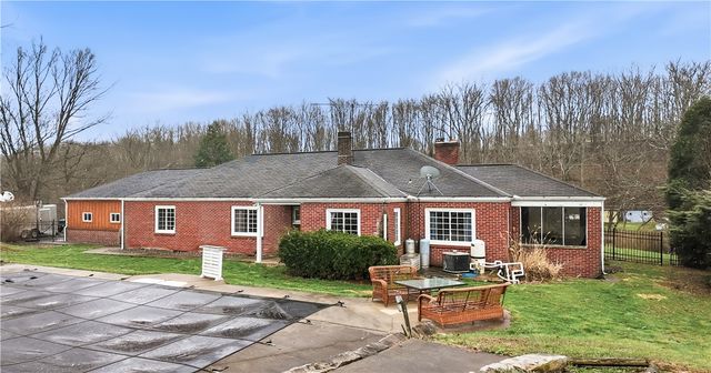 516 Wallace Run Rd, Beaver Falls, PA 15010
