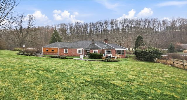 516 Wallace Run Rd, Beaver Falls, PA 15010