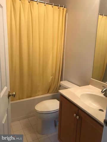42641 HOMEFRONT TER, Chantilly, VA 20152
