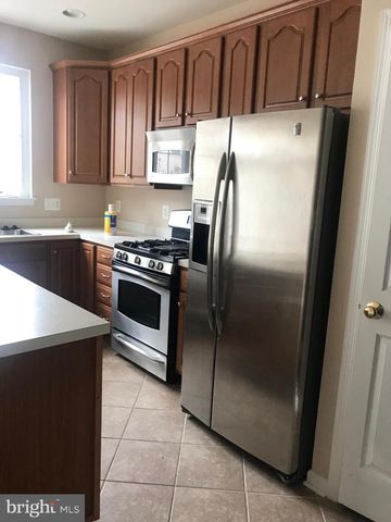 42641 HOMEFRONT TER, Chantilly, VA 20152