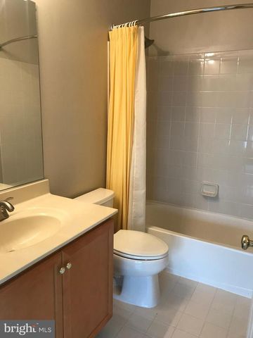 42641 HOMEFRONT TER, Chantilly, VA 20152