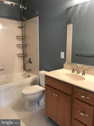 42641 HOMEFRONT TER, Chantilly, VA 20152