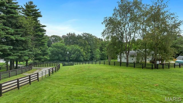 17407 State Highway 109, Dow, IL 62022