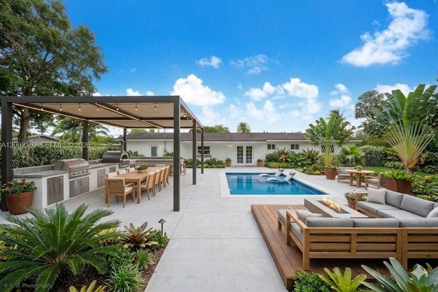 11705 SW 97th Ct, Miami, FL 33176