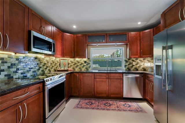 11705 SW 97th Ct, Miami, FL 33176