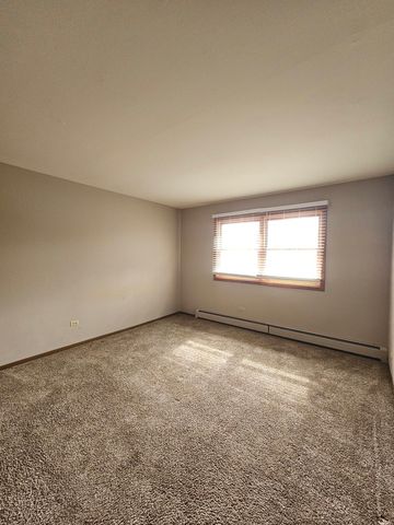 1450 Getzelman Drive 2E, Elgin, IL 60123