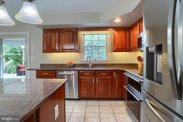 50 BOURBON RED DR, Mechanicsburg, PA 17050