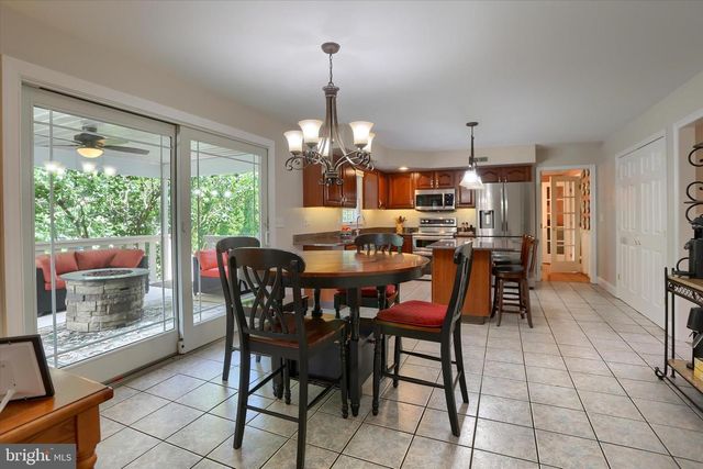 50 BOURBON RED DR, Mechanicsburg, PA 17050