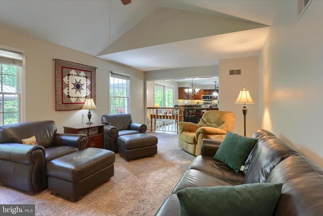 50 BOURBON RED DR, Mechanicsburg, PA 17050