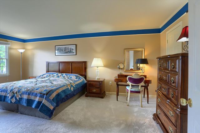 50 BOURBON RED DR, Mechanicsburg, PA 17050