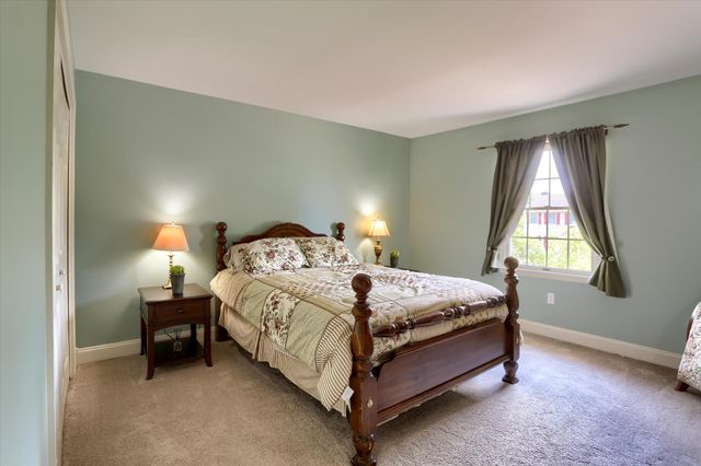 50 BOURBON RED DR, Mechanicsburg, PA 17050