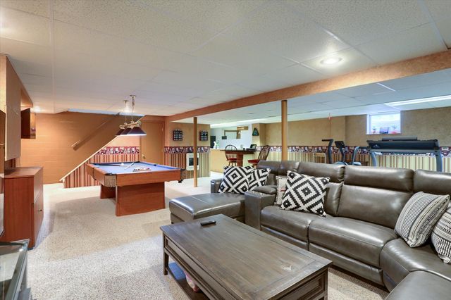 50 BOURBON RED DR, Mechanicsburg, PA 17050